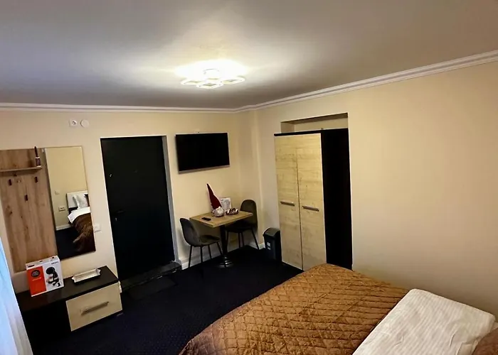 Udroiu 2 ホームステイ *